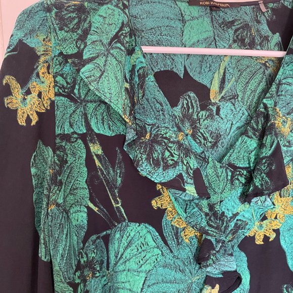 Like New Kobi Halperin 100% Silk Green Floral Top with Lace Sleeves Size Small - Picture 3 of 6